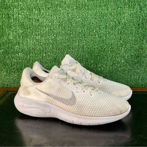 Nike Flex Experience Run 11 White Metallic Silver DD9283-100 Women’s Size 8 - Picture 1 of 6